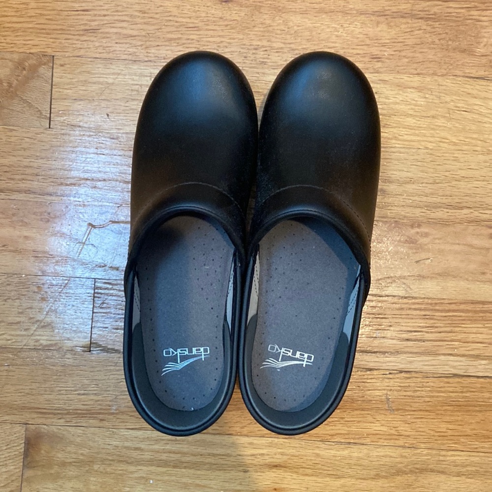 NEW dansko black clog